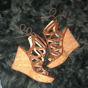 GUESS brown strappy wedges